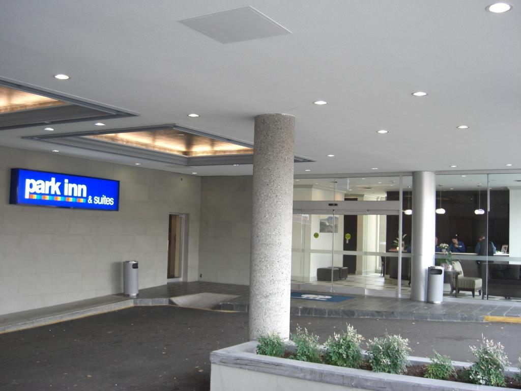 Park Inn & Suites By Radisson Ванкувер Экстерьер фото