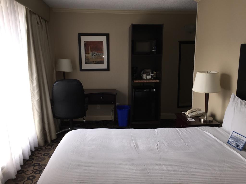 Park Inn & Suites By Radisson Ванкувер Экстерьер фото