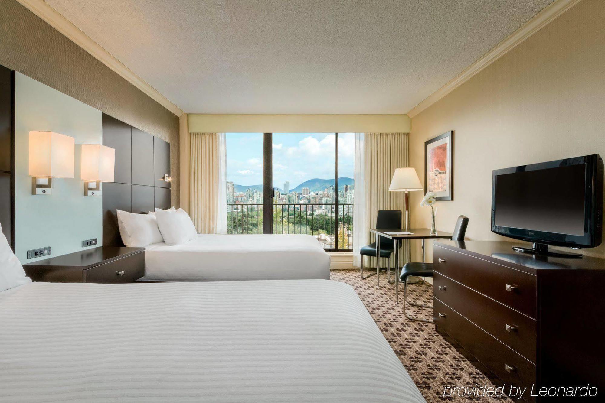 Park Inn & Suites By Radisson Ванкувер Экстерьер фото