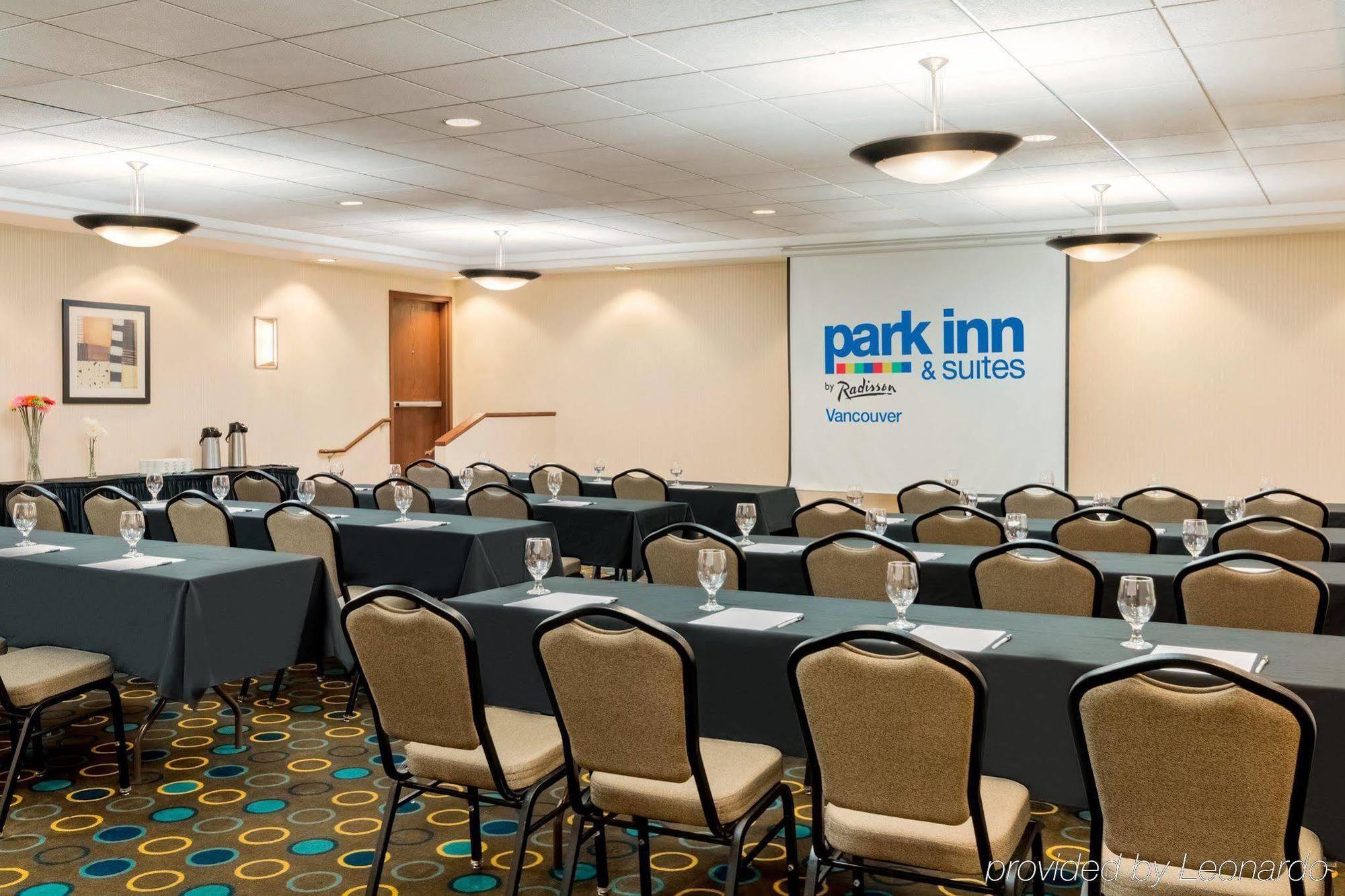Park Inn & Suites By Radisson Ванкувер Экстерьер фото