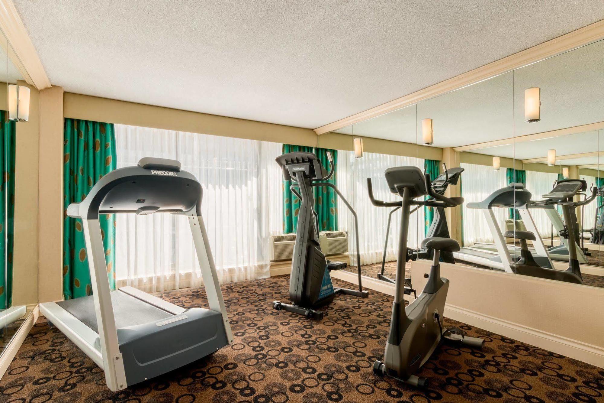 Park Inn & Suites By Radisson Ванкувер Экстерьер фото