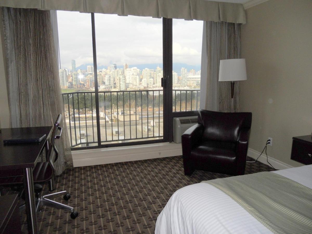 Park Inn & Suites By Radisson Ванкувер Экстерьер фото