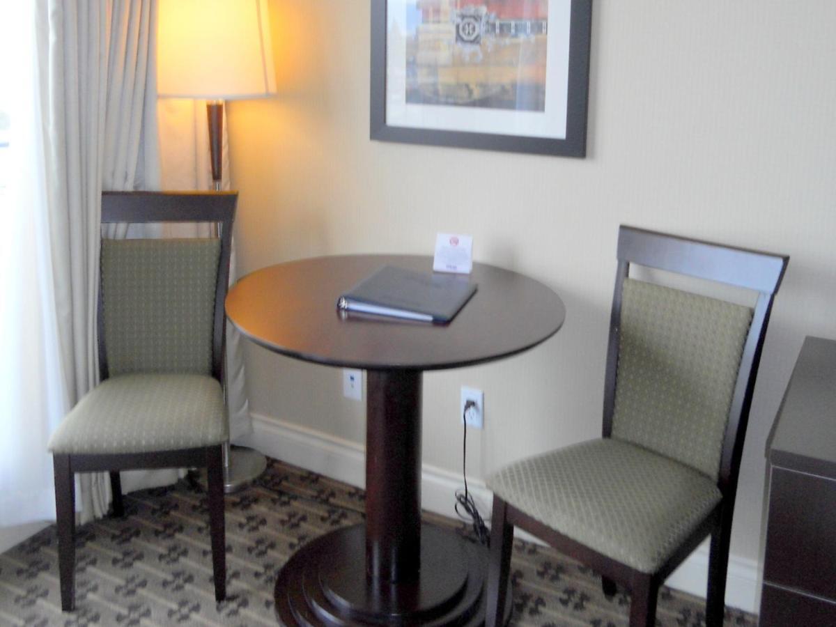 Park Inn & Suites By Radisson Ванкувер Экстерьер фото